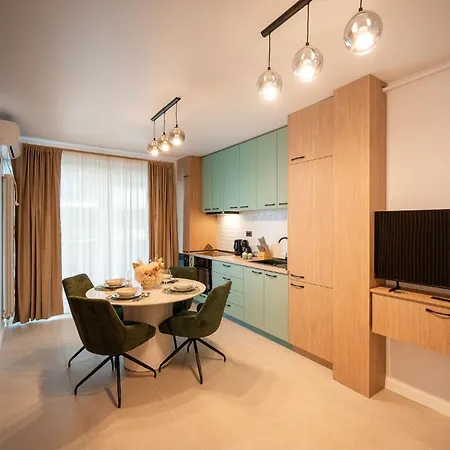 Cozy 98 In Odyssey Pools And Parking * Năvodari