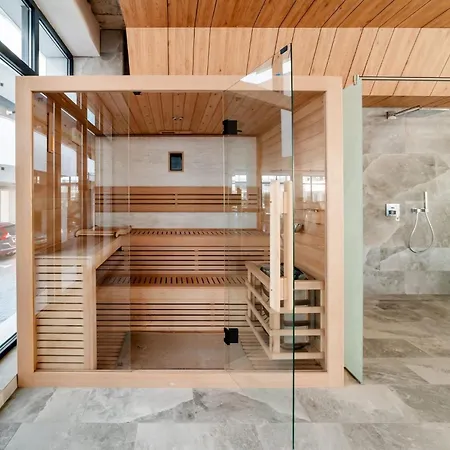 Cozy 98 In Odyssey Pools And Parking Năvodari